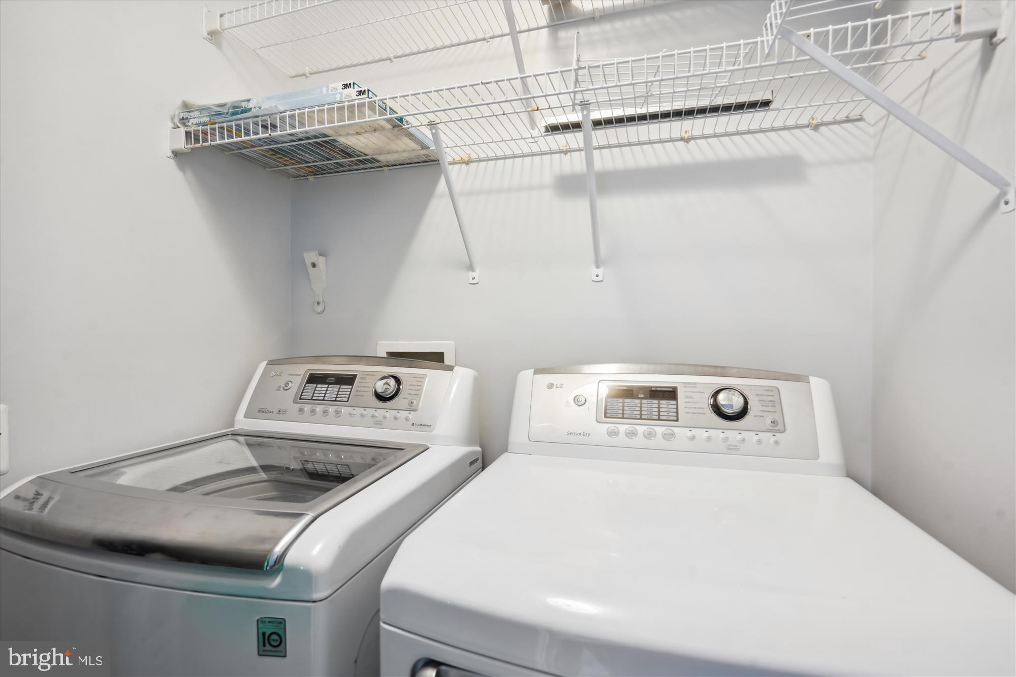 DOMINION STATION CONDOMINIUM - Residential Lease