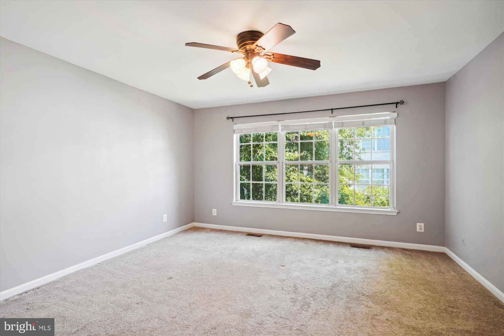 DOMINION STATION CONDOMINIUM - Residential Lease