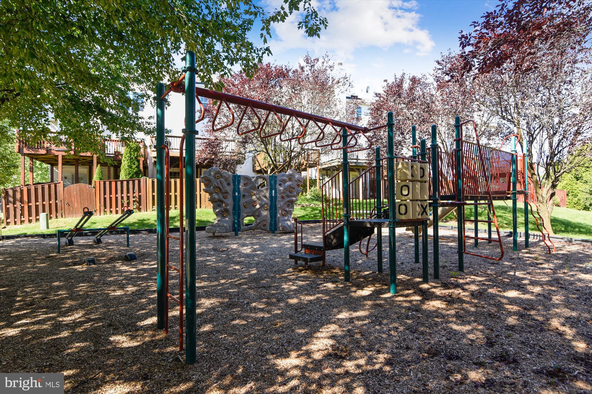 DOMINION STATION CONDOMINIUM - Residential Lease