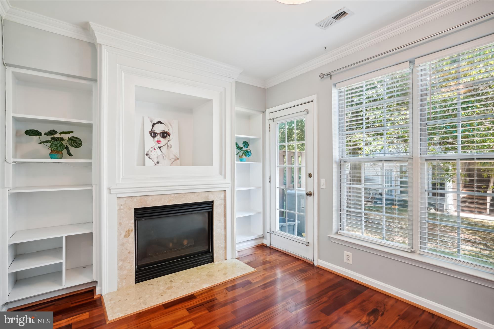 DOMINION STATION CONDOMINIUM - Residential Lease