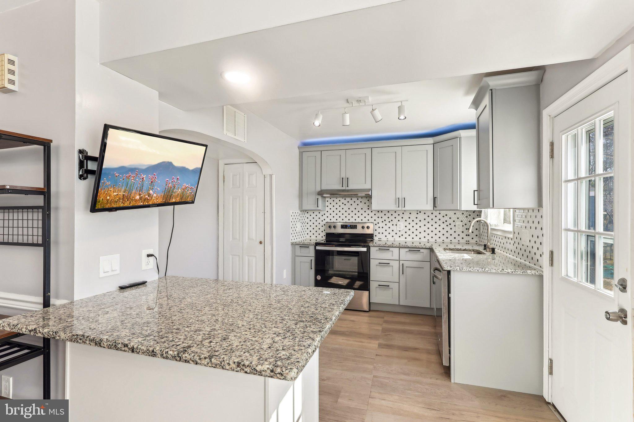 ROSLYN - Residential