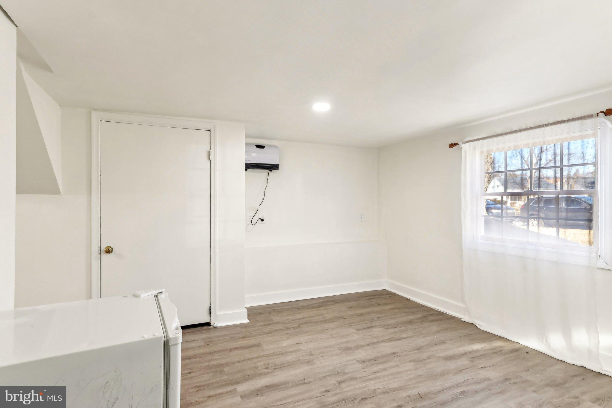 ROSLYN - Residential