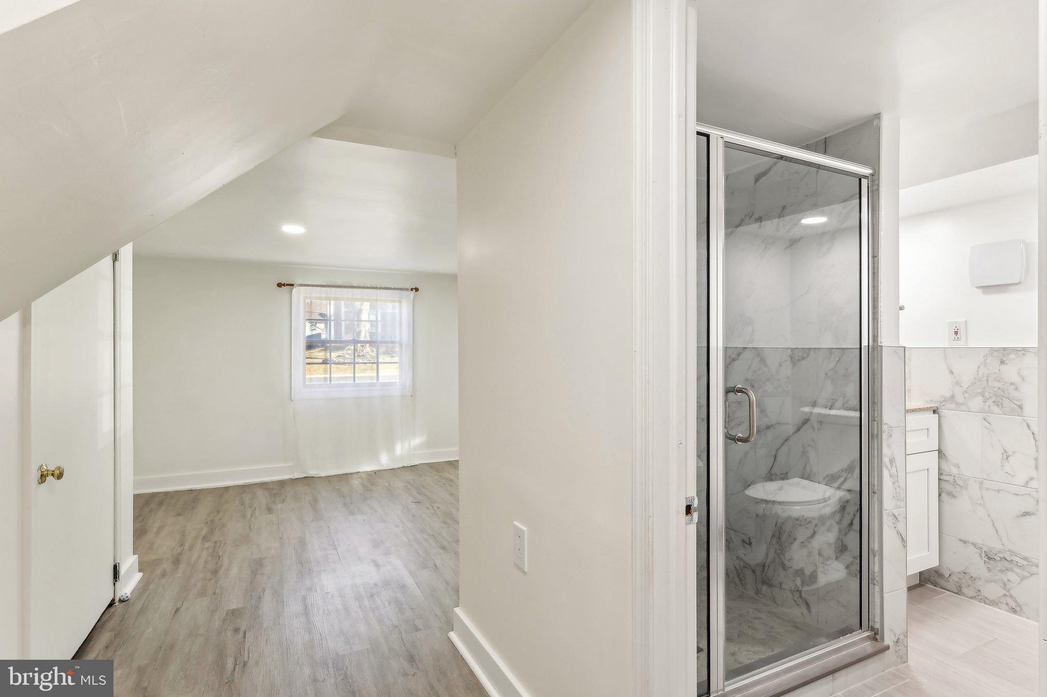 ROSLYN - Residential