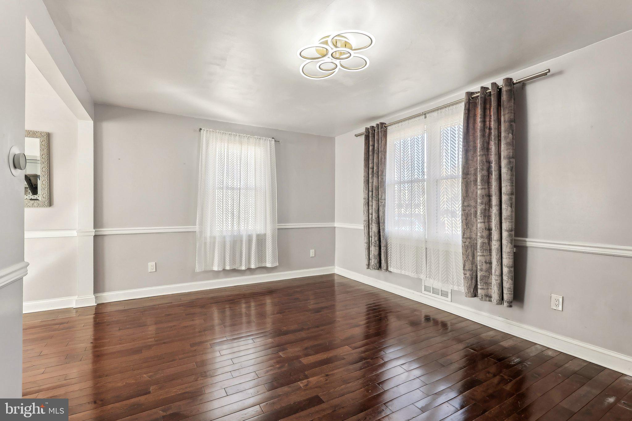 ROSLYN - Residential