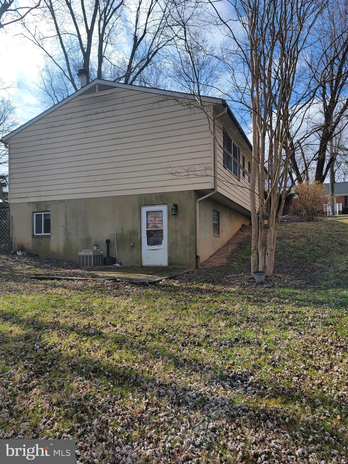 CATONSVILLE KNOLLS - Residential