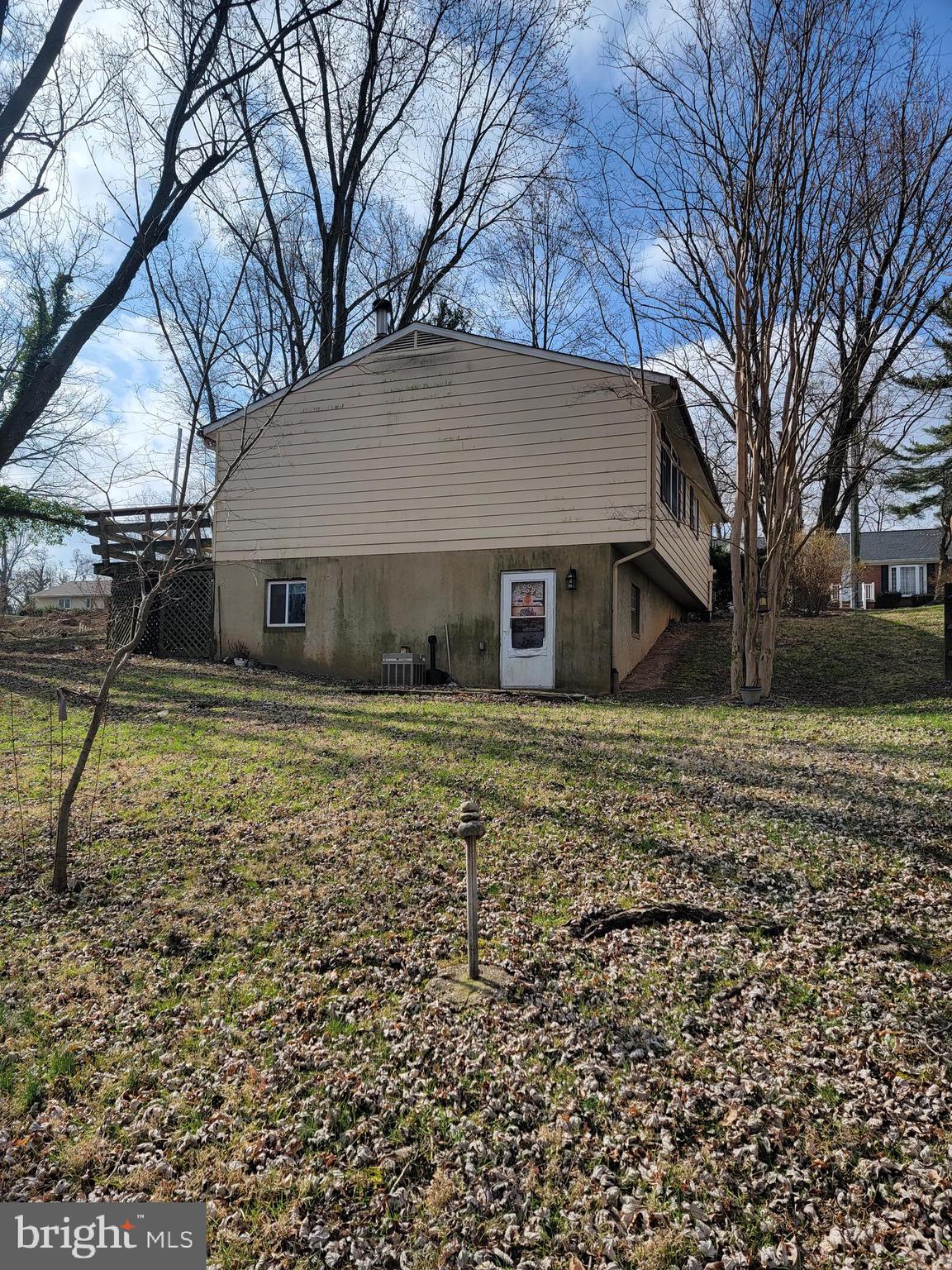 CATONSVILLE KNOLLS - Residential