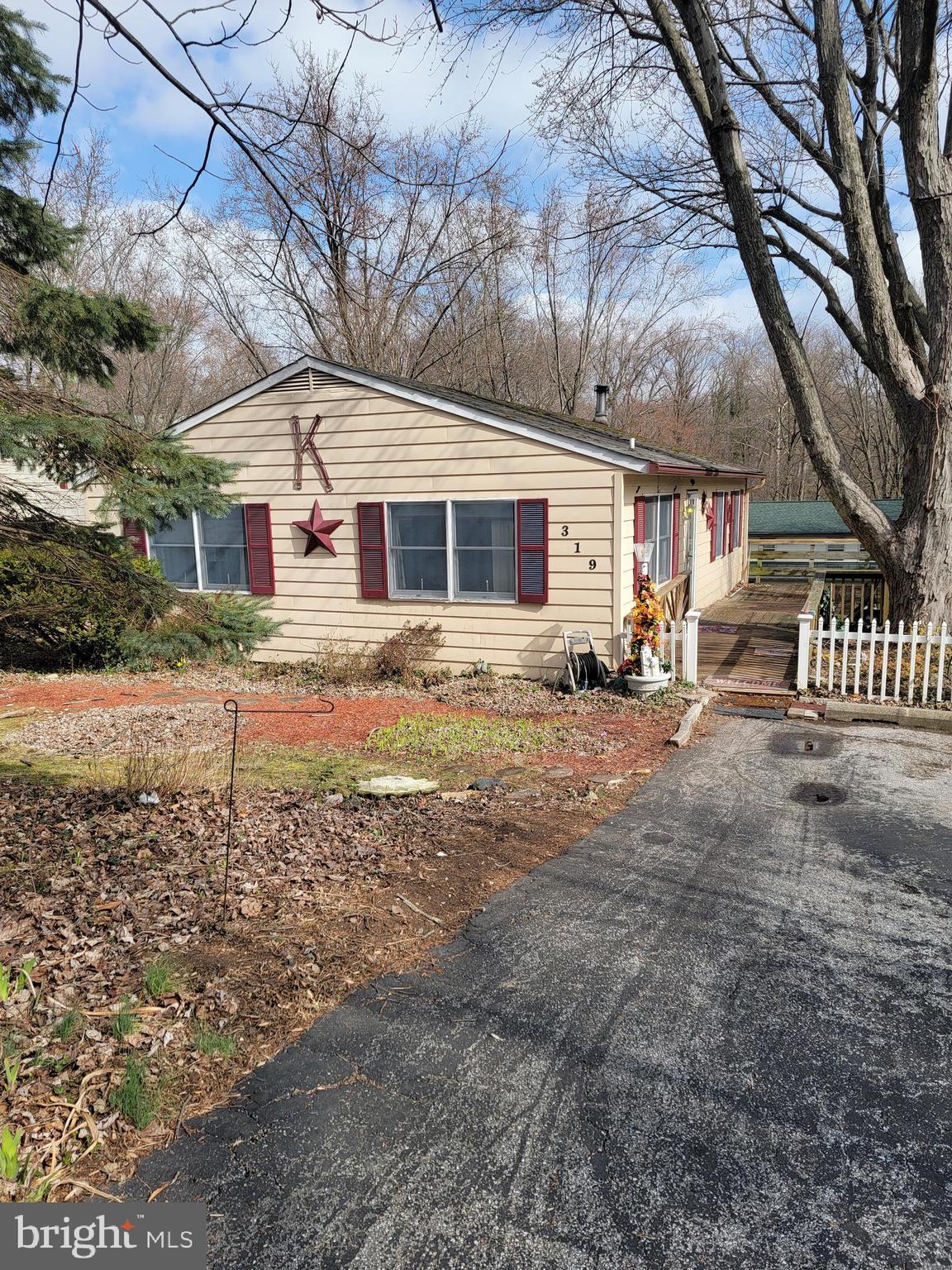 CATONSVILLE KNOLLS - Residential