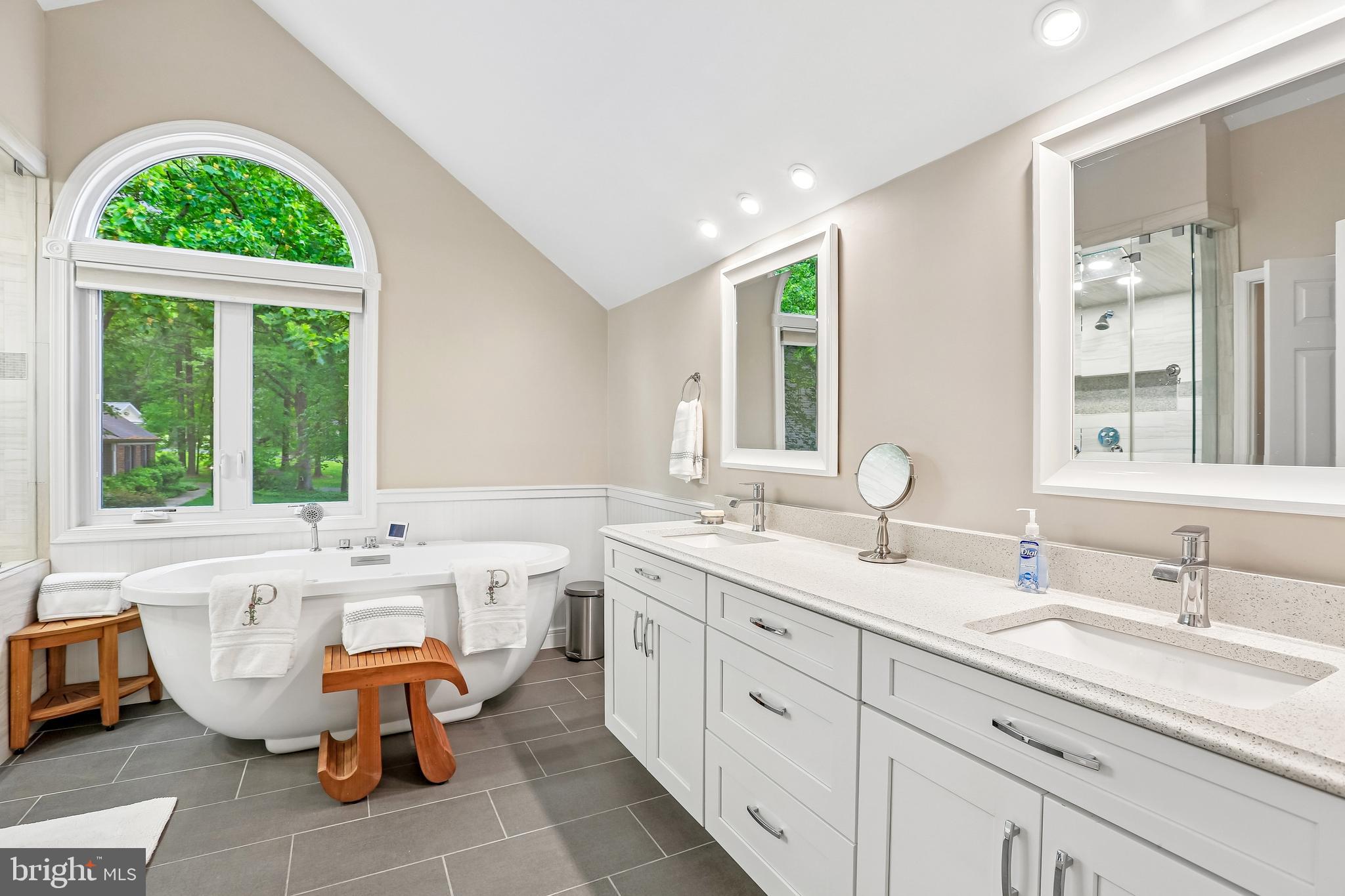 BELLE CHASE - Residential
