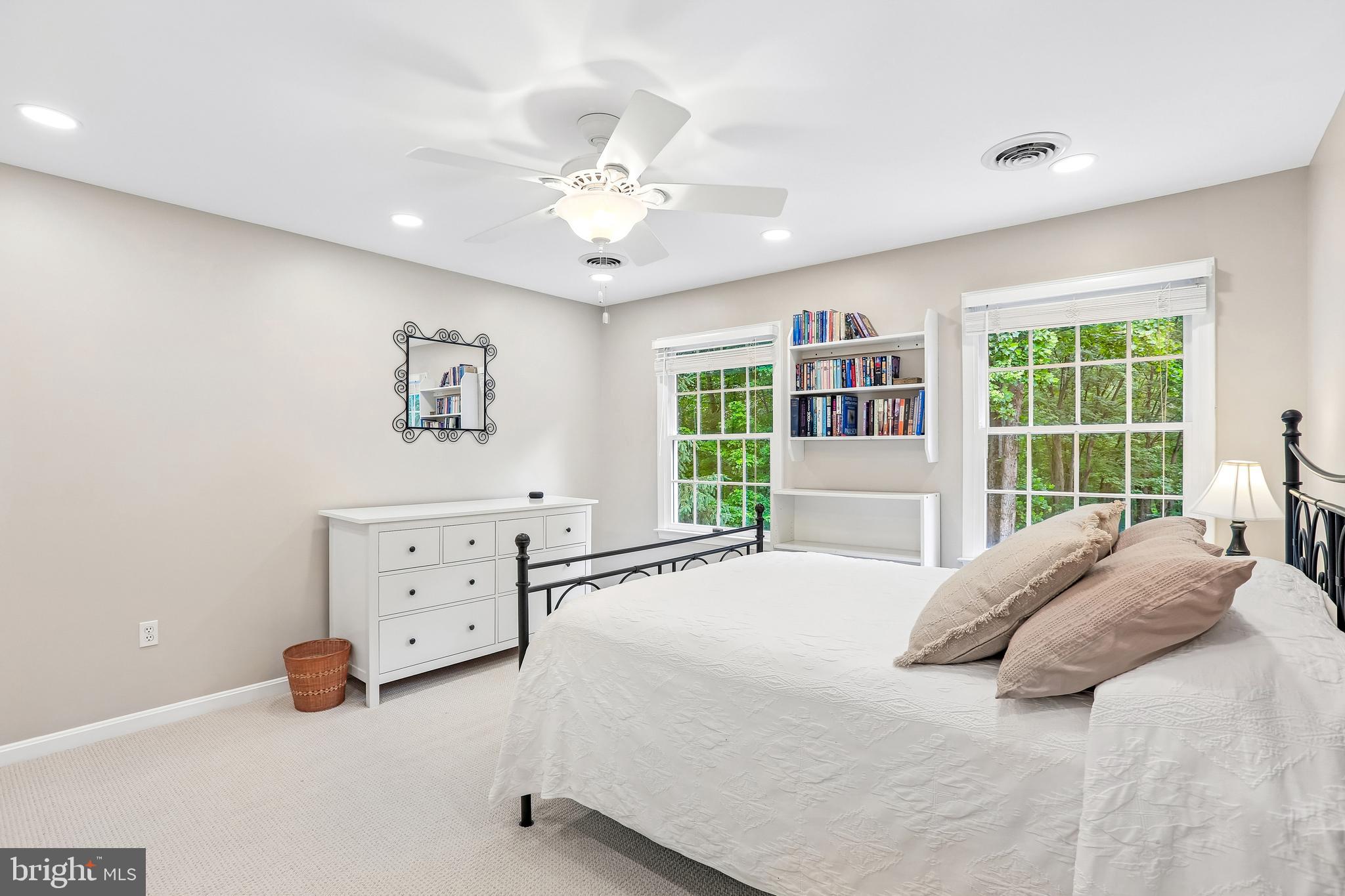 BELLE CHASE - Residential