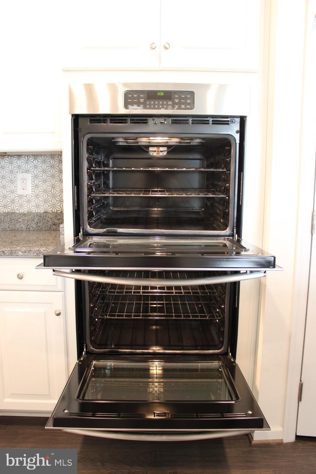 PINEY ORCHARD - Residential