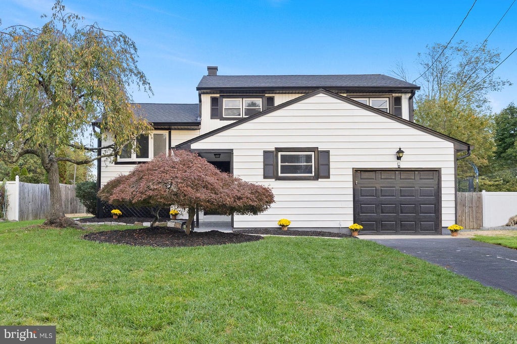 Photo of 9 Thorntown Lane, BORDENTOWN, NJ 08505 (MLS # NJBL2122932)