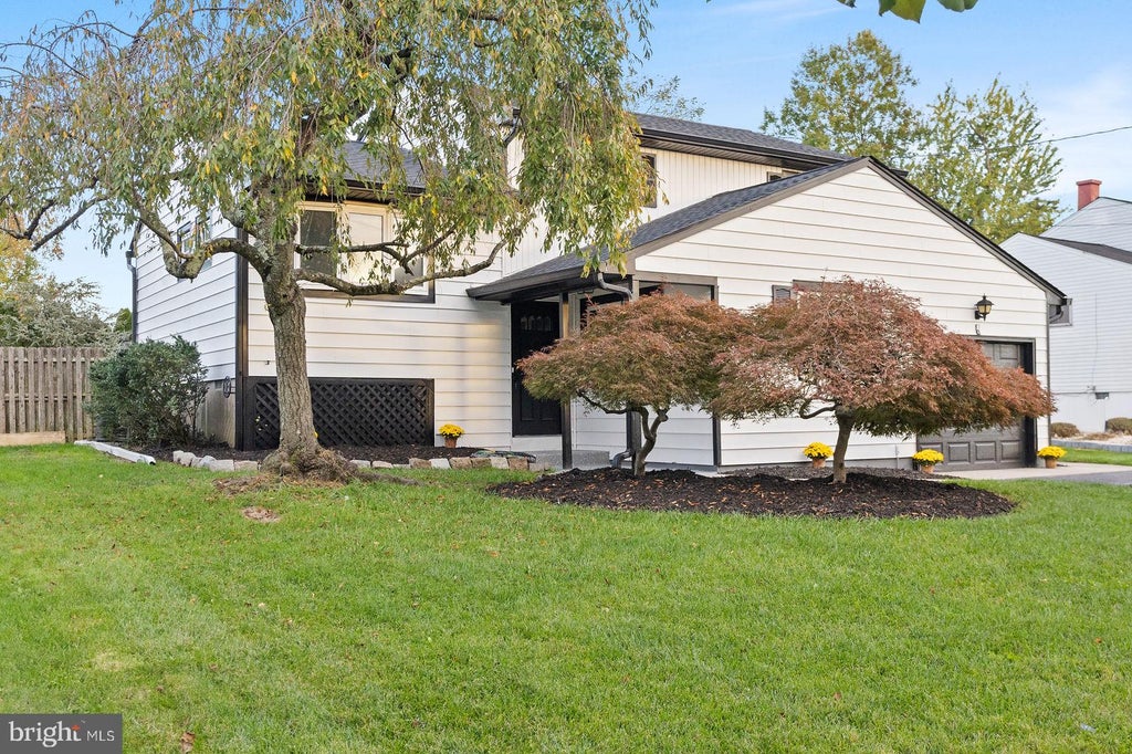 Photo of 9 Thorntown Lane, BORDENTOWN, NJ 08505 (MLS # NJBL2122932)