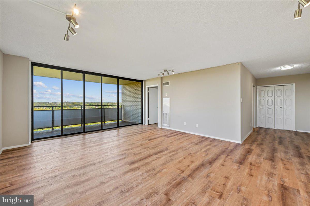 5225 POOKS HILL ROAD 1328N