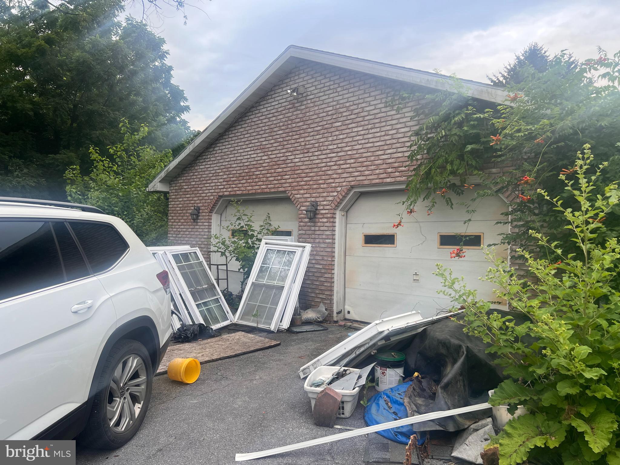295 SMITH ROAD