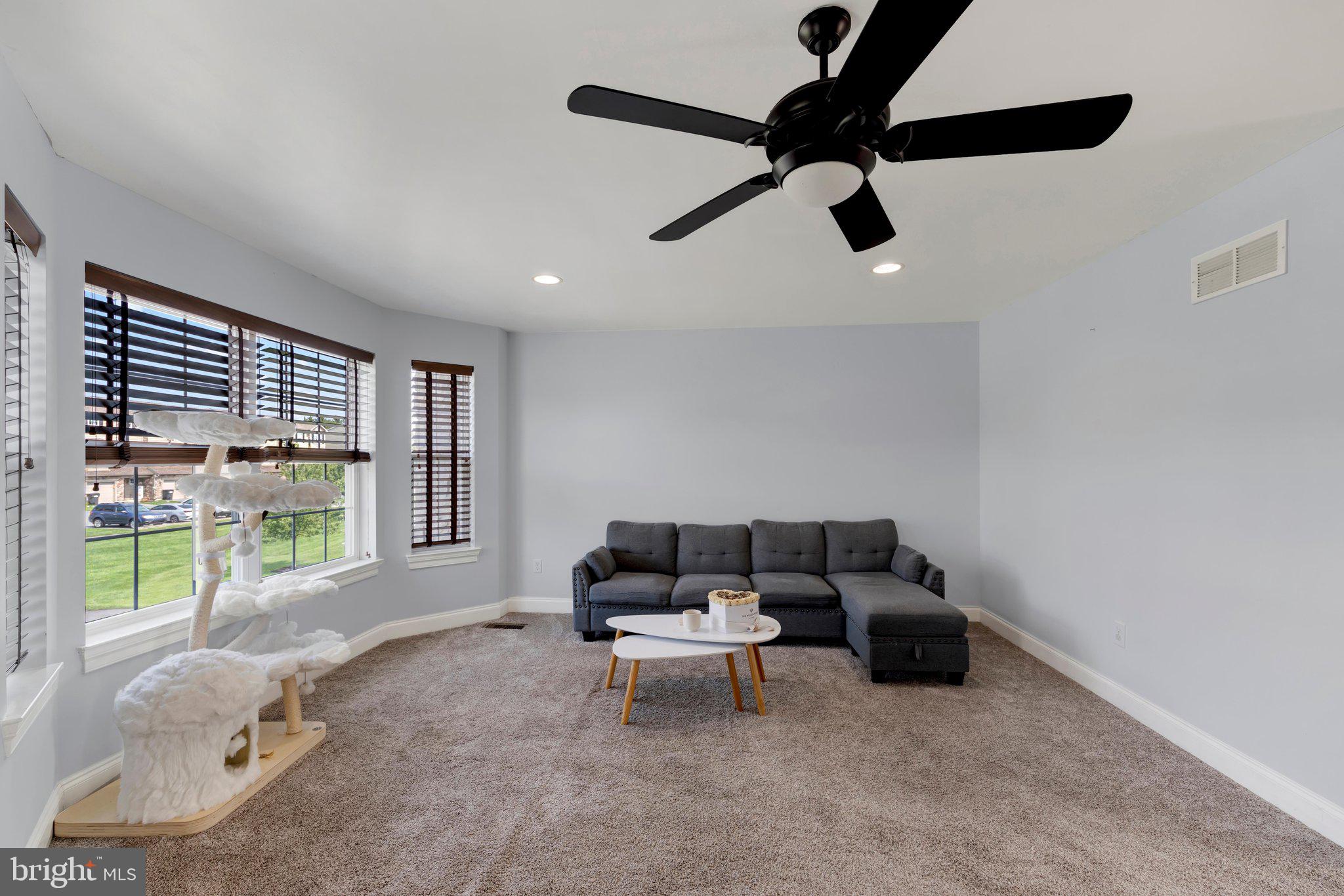1012 YARN COURT