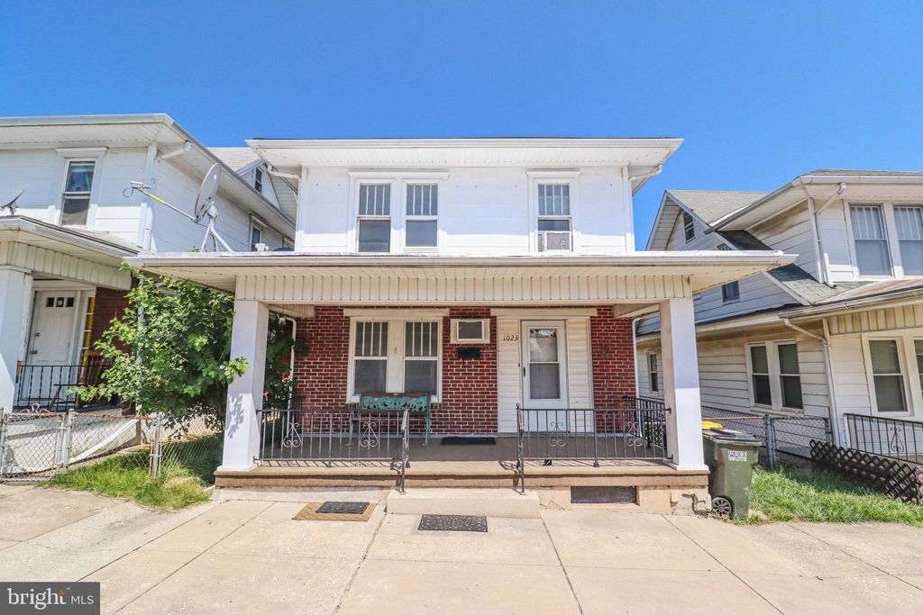 Photo of 1023 W Locust Street, YORK, PA 17404 (MLS # PAYK2087328)