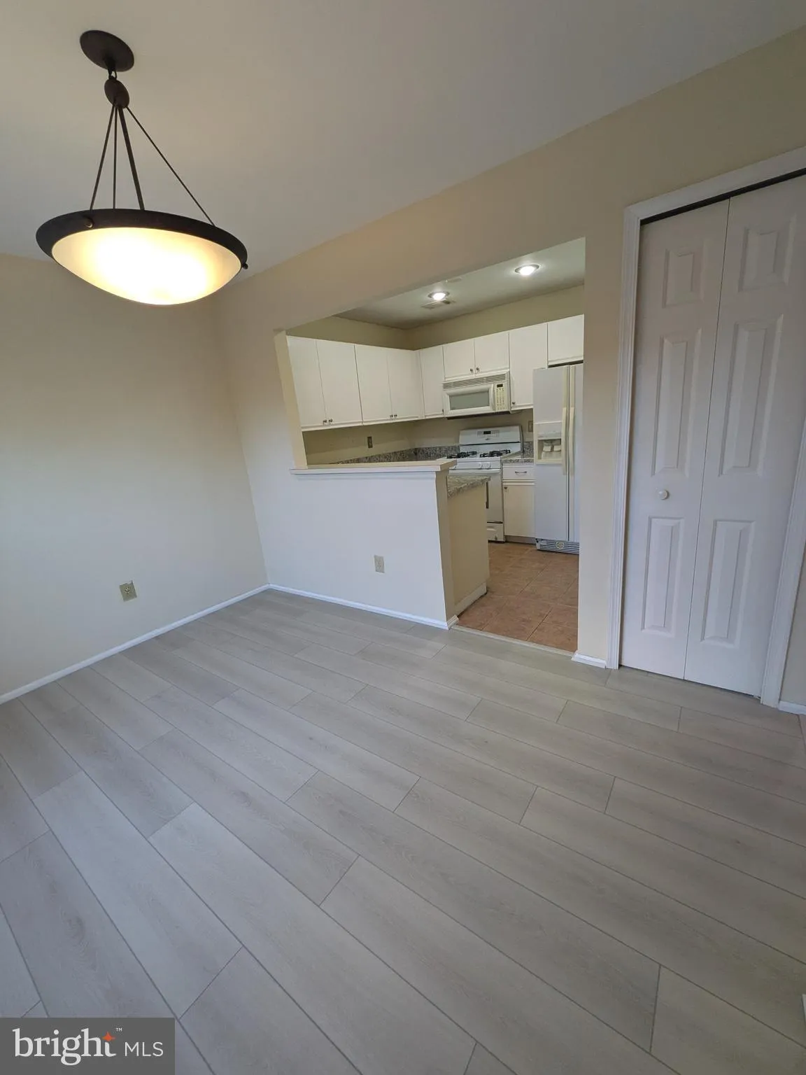 Monmouth Junction, New Jersey 08852, United States, 2 Bedrooms Bedrooms, ,2 BathroomsBathrooms,Residential,Active,205464