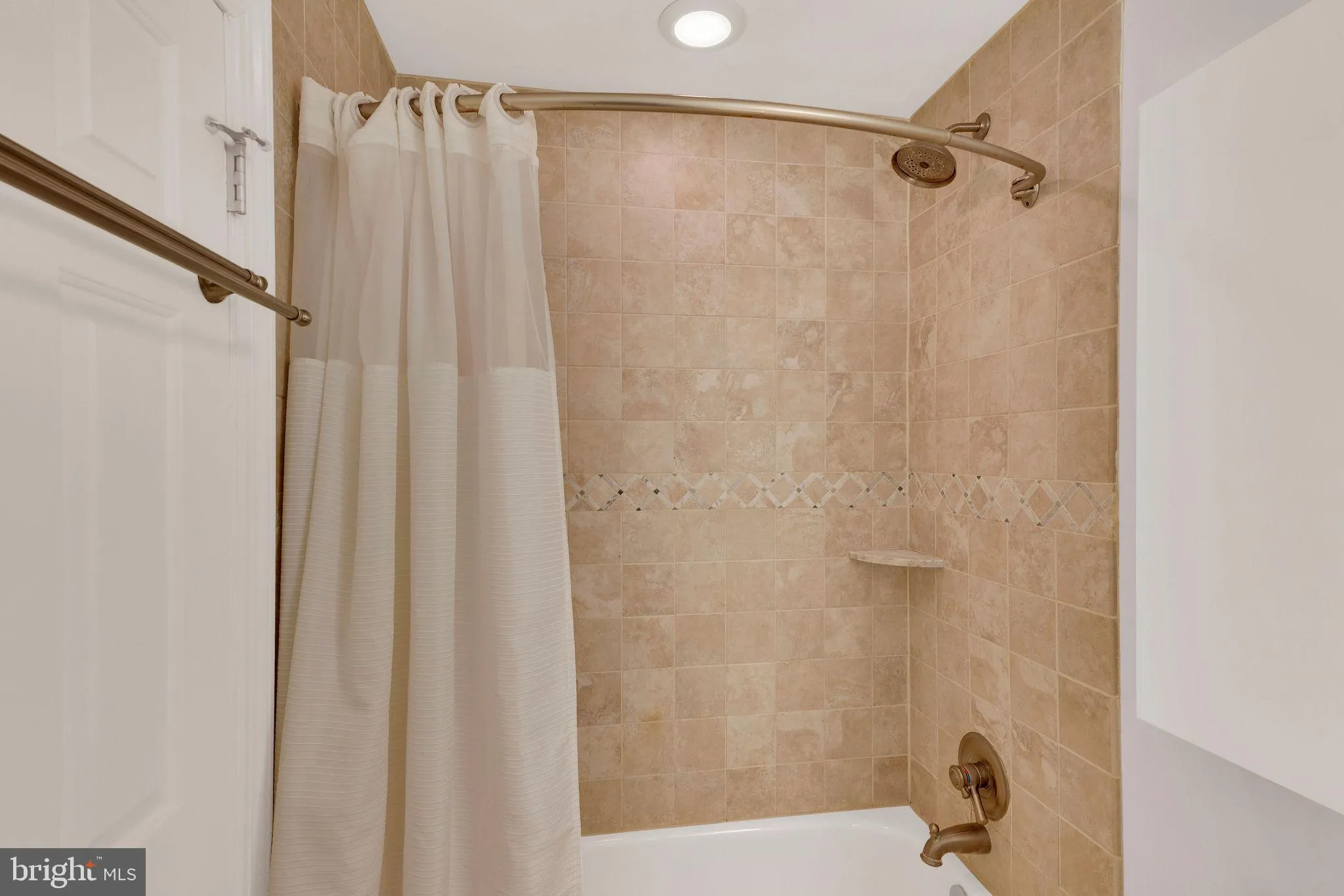 Monmouth Junction, New Jersey 08852, United States, 2 Bedrooms Bedrooms, ,2 BathroomsBathrooms,Residential,Active,205464