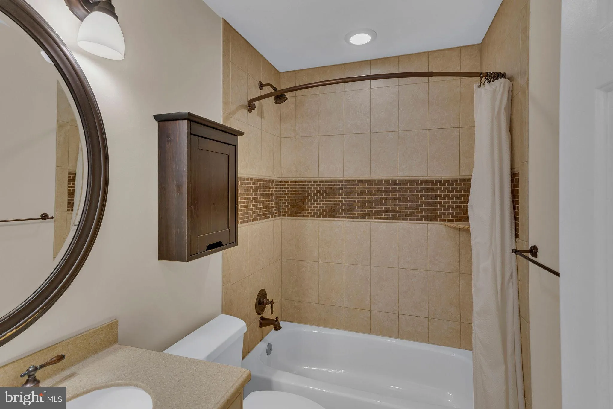 Monmouth Junction, New Jersey 08852, United States, 2 Bedrooms Bedrooms, ,2 BathroomsBathrooms,Residential,Active,205464