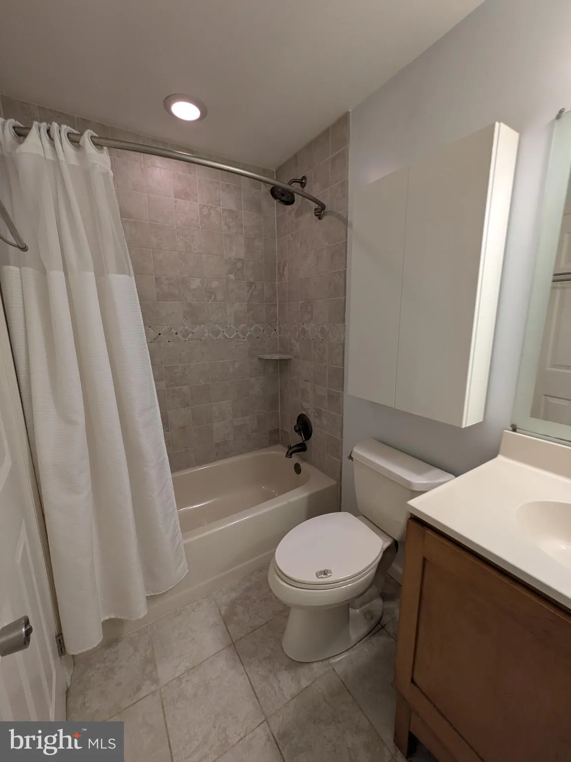 Monmouth Junction, New Jersey 08852, United States, 2 Bedrooms Bedrooms, ,2 BathroomsBathrooms,Residential,Active,205464