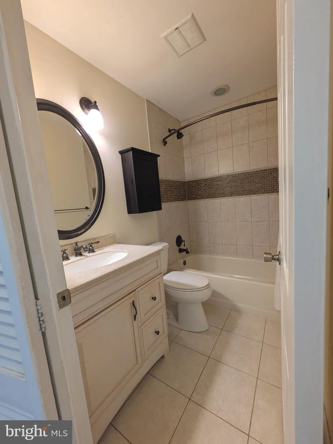 Monmouth Junction, New Jersey 08852, United States, 2 Bedrooms Bedrooms, ,2 BathroomsBathrooms,Residential,Active,205464