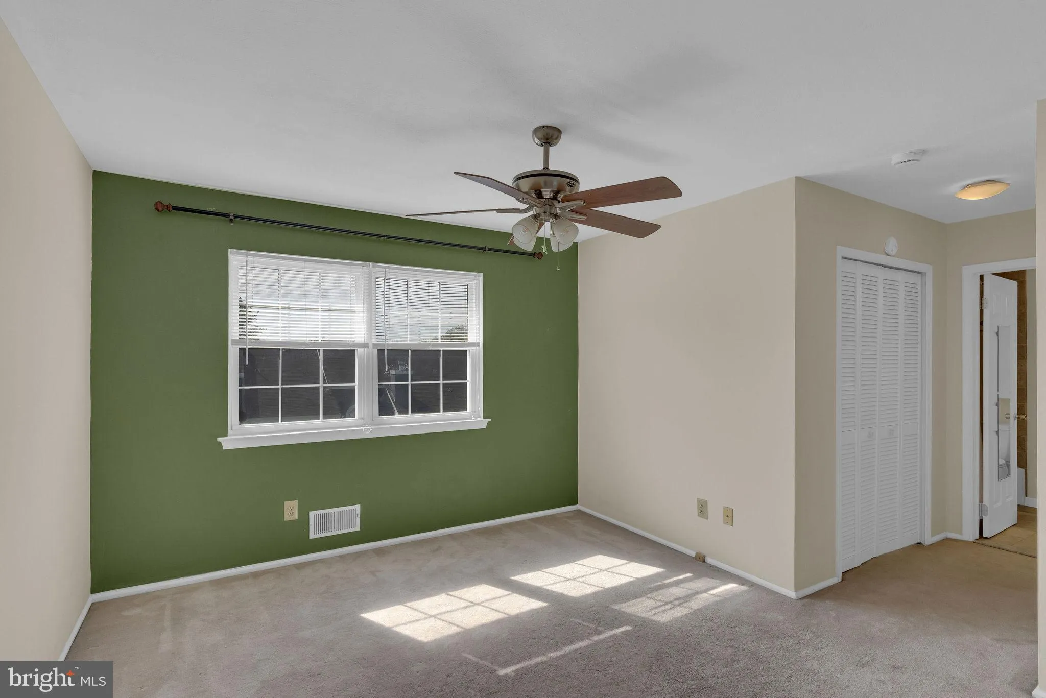 Monmouth Junction, New Jersey 08852, United States, 2 Bedrooms Bedrooms, ,2 BathroomsBathrooms,Residential,Active,205464