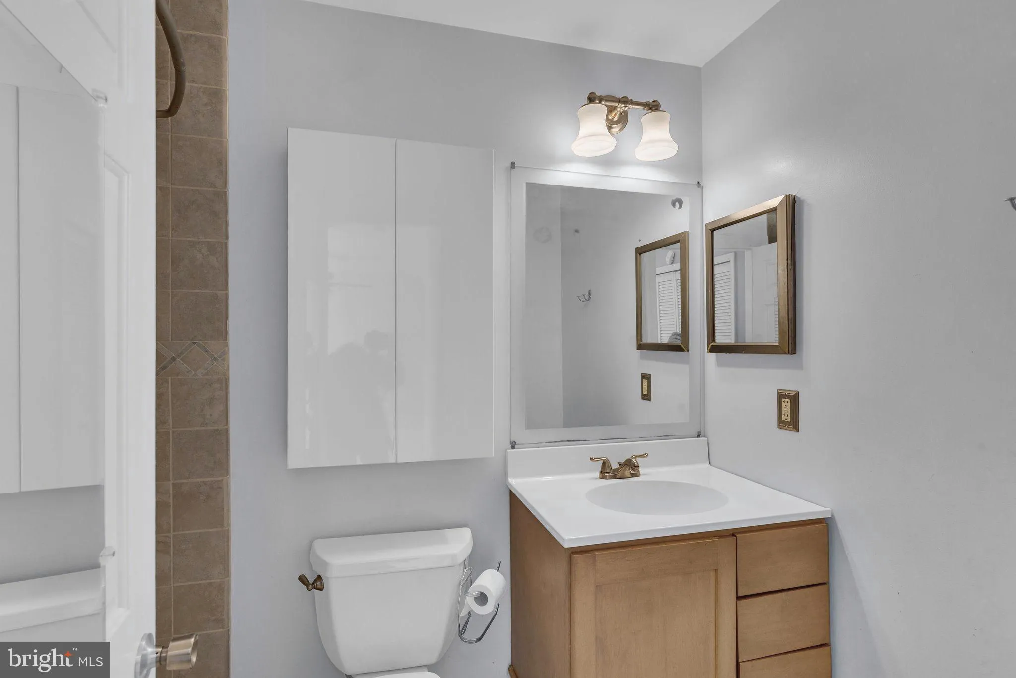 Monmouth Junction, New Jersey 08852, United States, 2 Bedrooms Bedrooms, ,2 BathroomsBathrooms,Residential,Active,205464