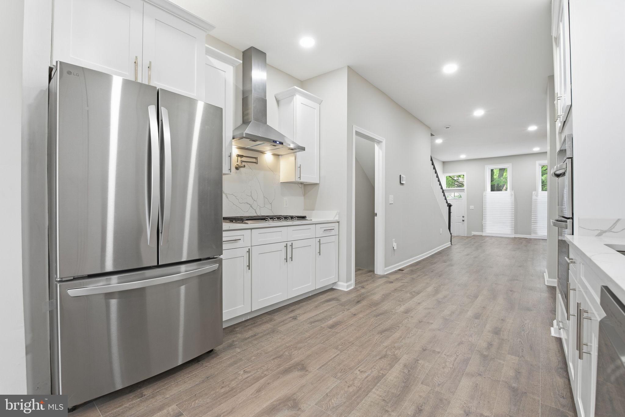 SANDTOWN-WINCHESTER - Residential