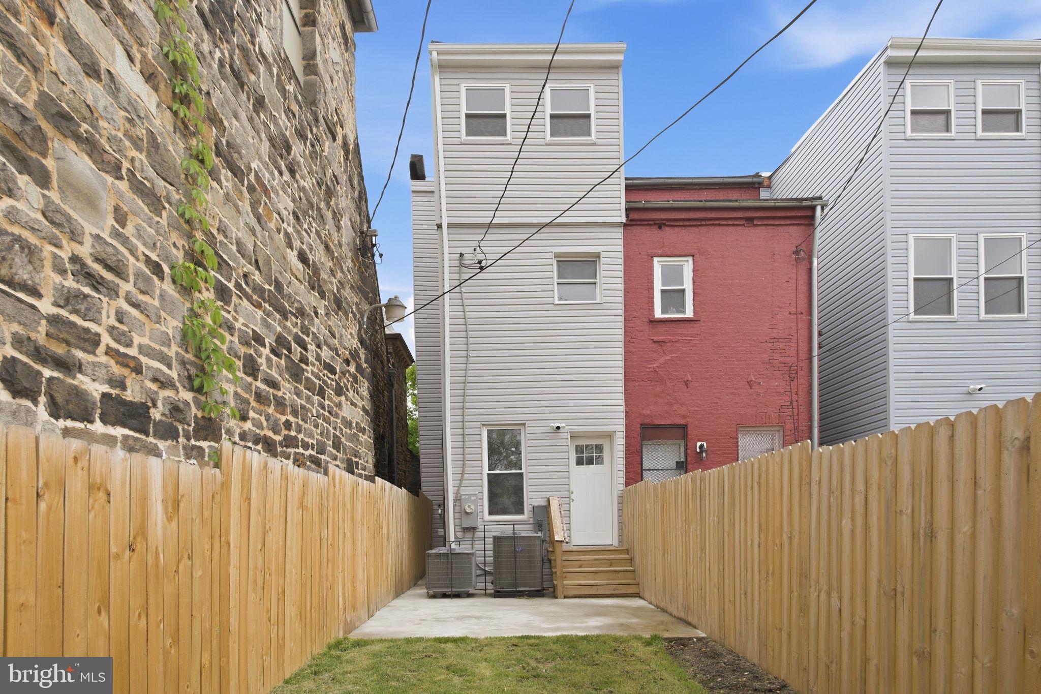 SANDTOWN-WINCHESTER - Residential