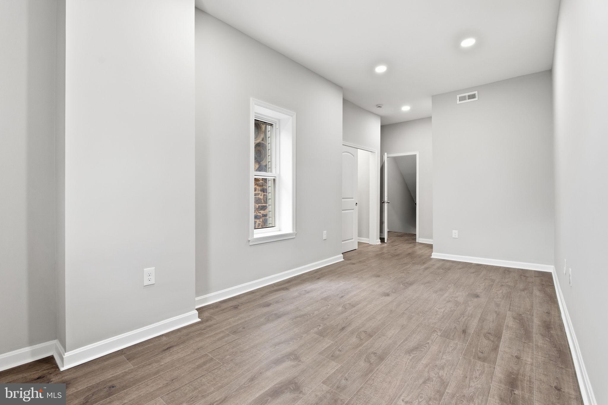 SANDTOWN-WINCHESTER - Residential