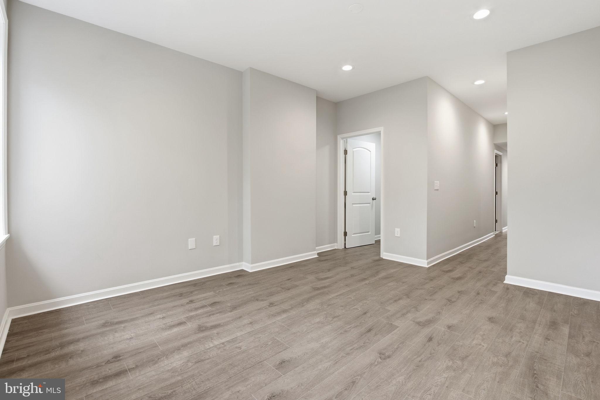 SANDTOWN-WINCHESTER - Residential