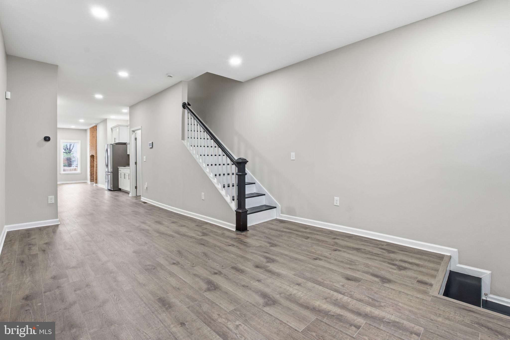 SANDTOWN-WINCHESTER - Residential