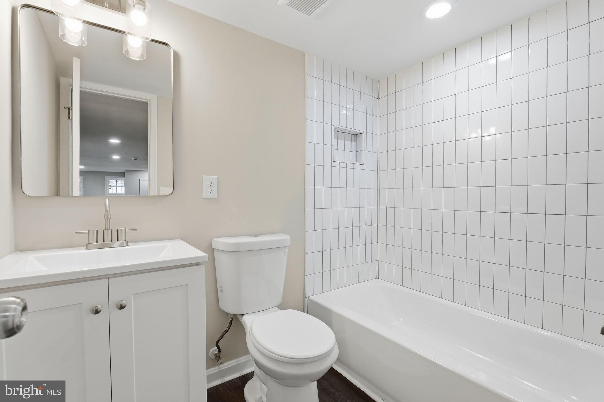 SANDTOWN-WINCHESTER - Residential