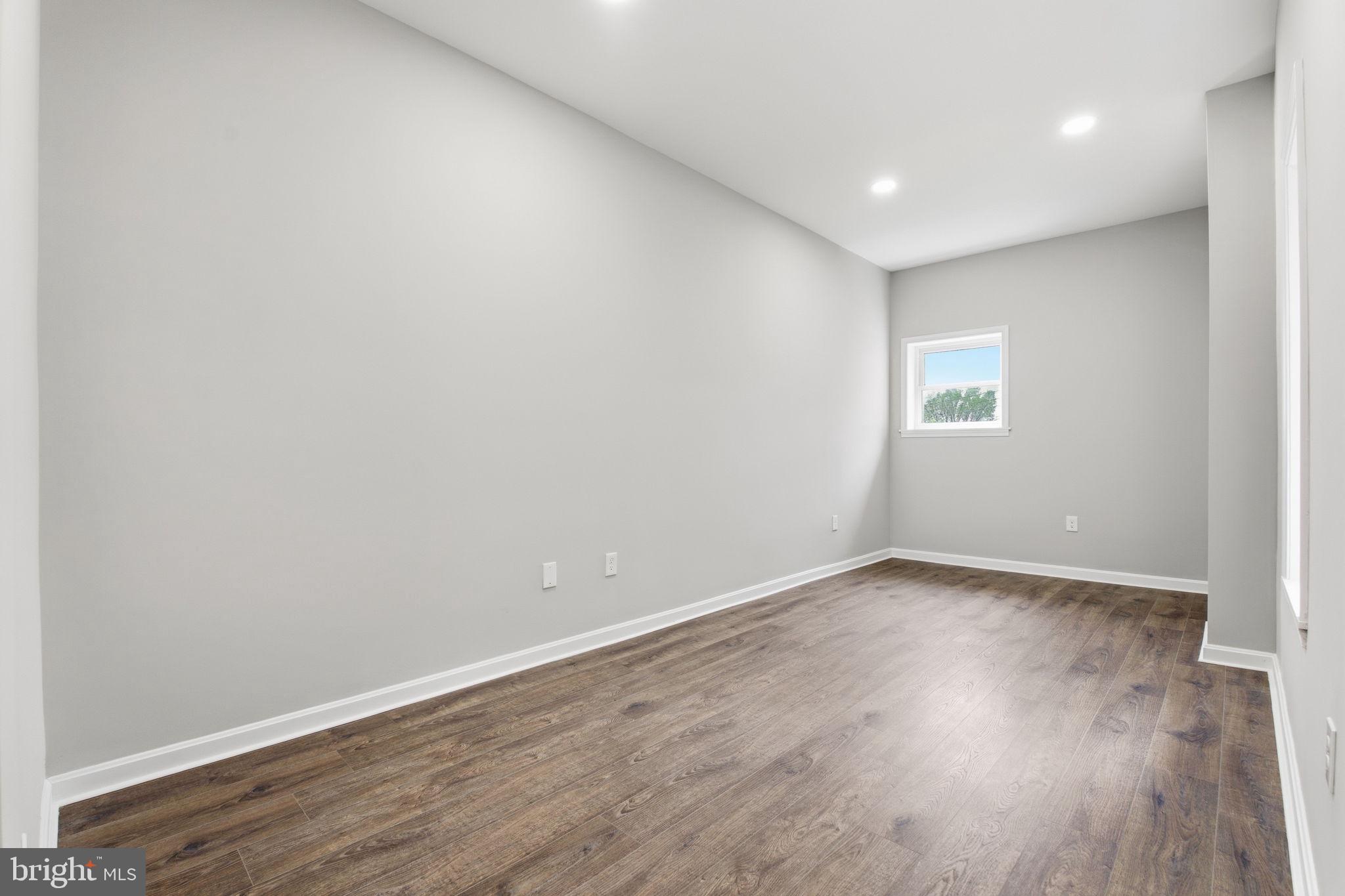 SANDTOWN-WINCHESTER - Residential