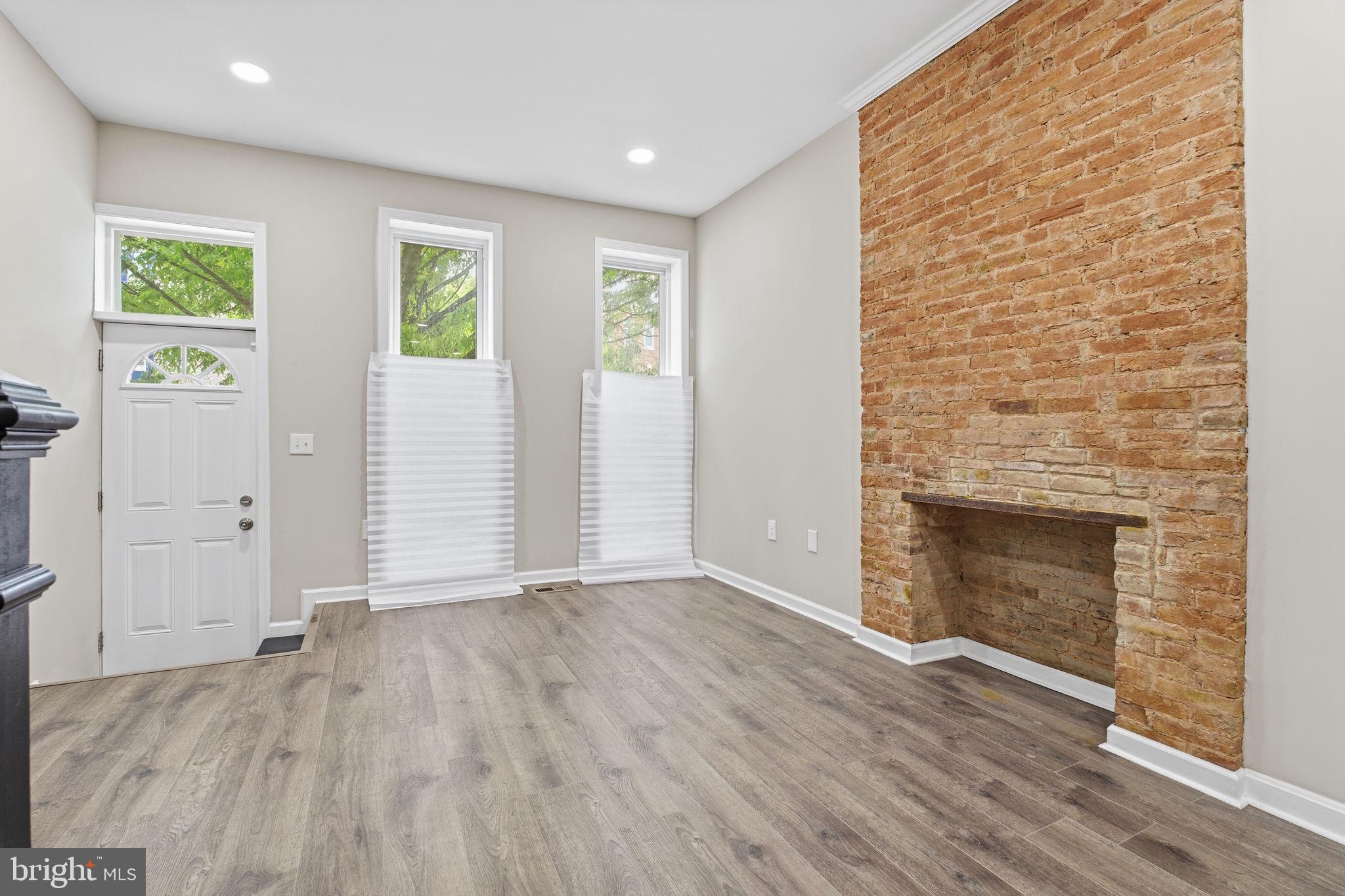 SANDTOWN-WINCHESTER - Residential