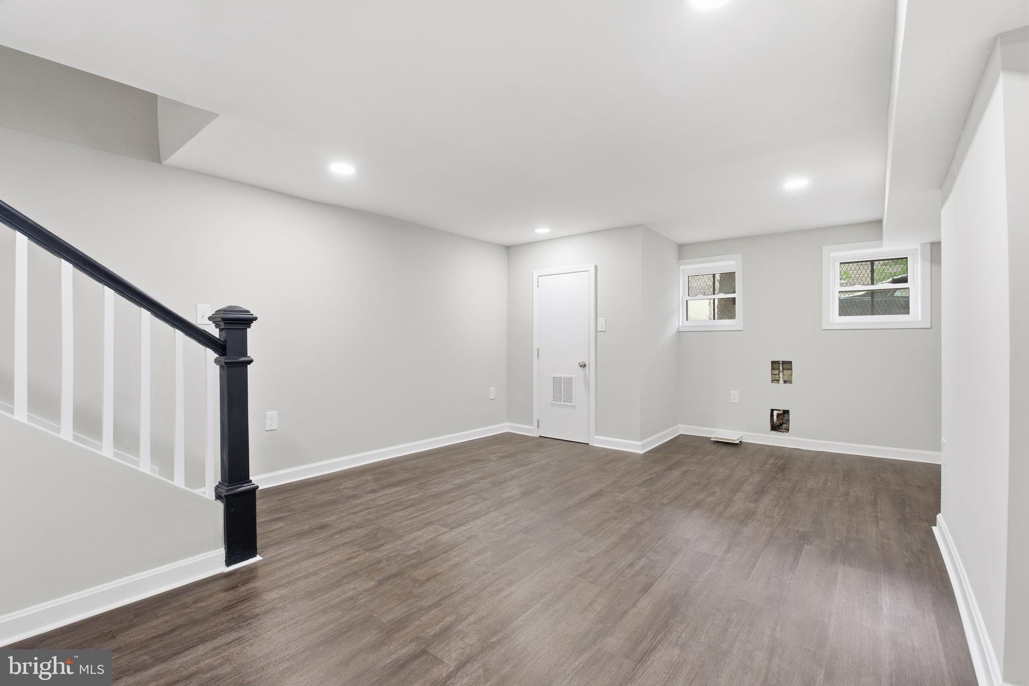 SANDTOWN-WINCHESTER - Residential