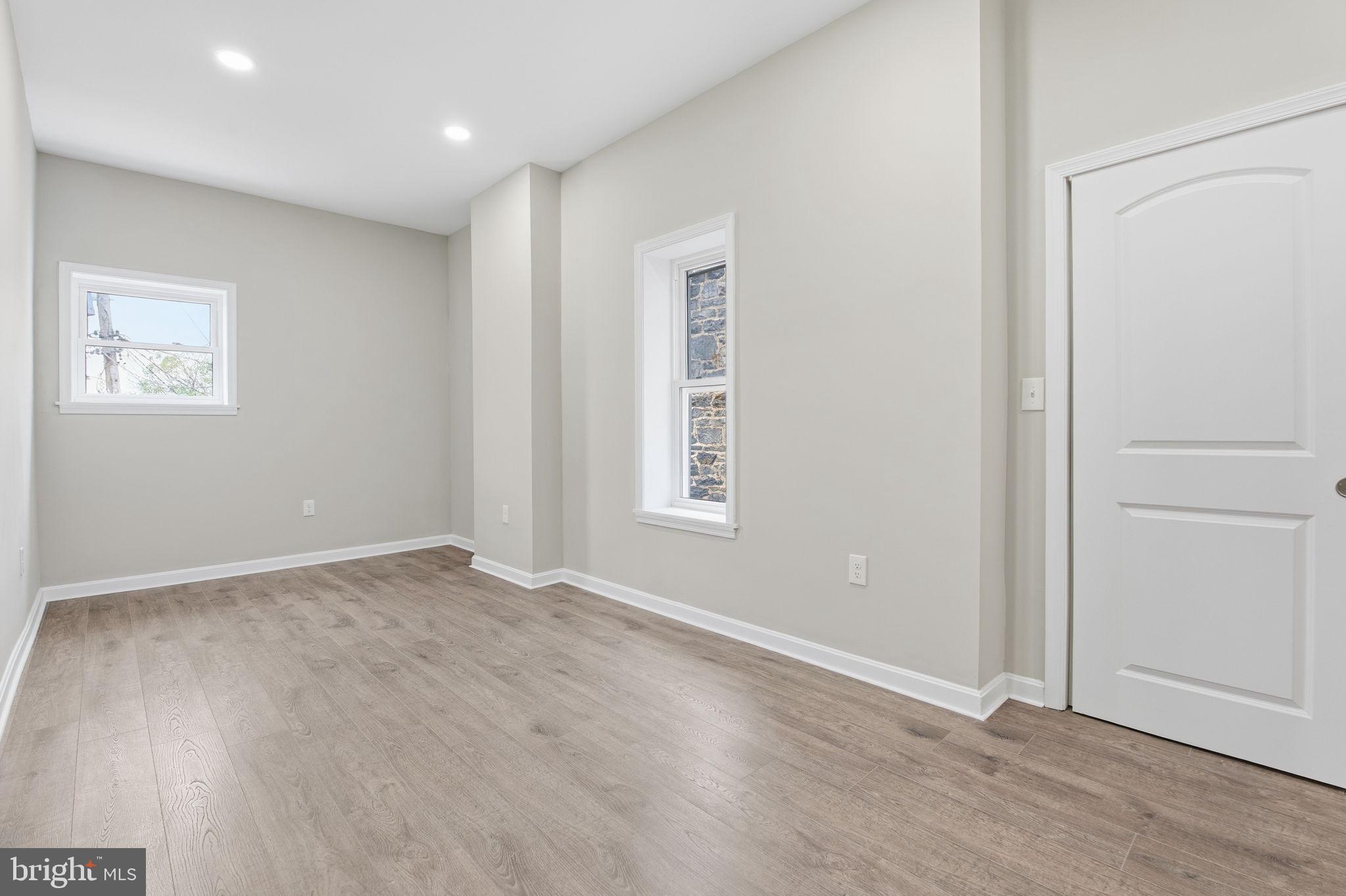 SANDTOWN-WINCHESTER - Residential