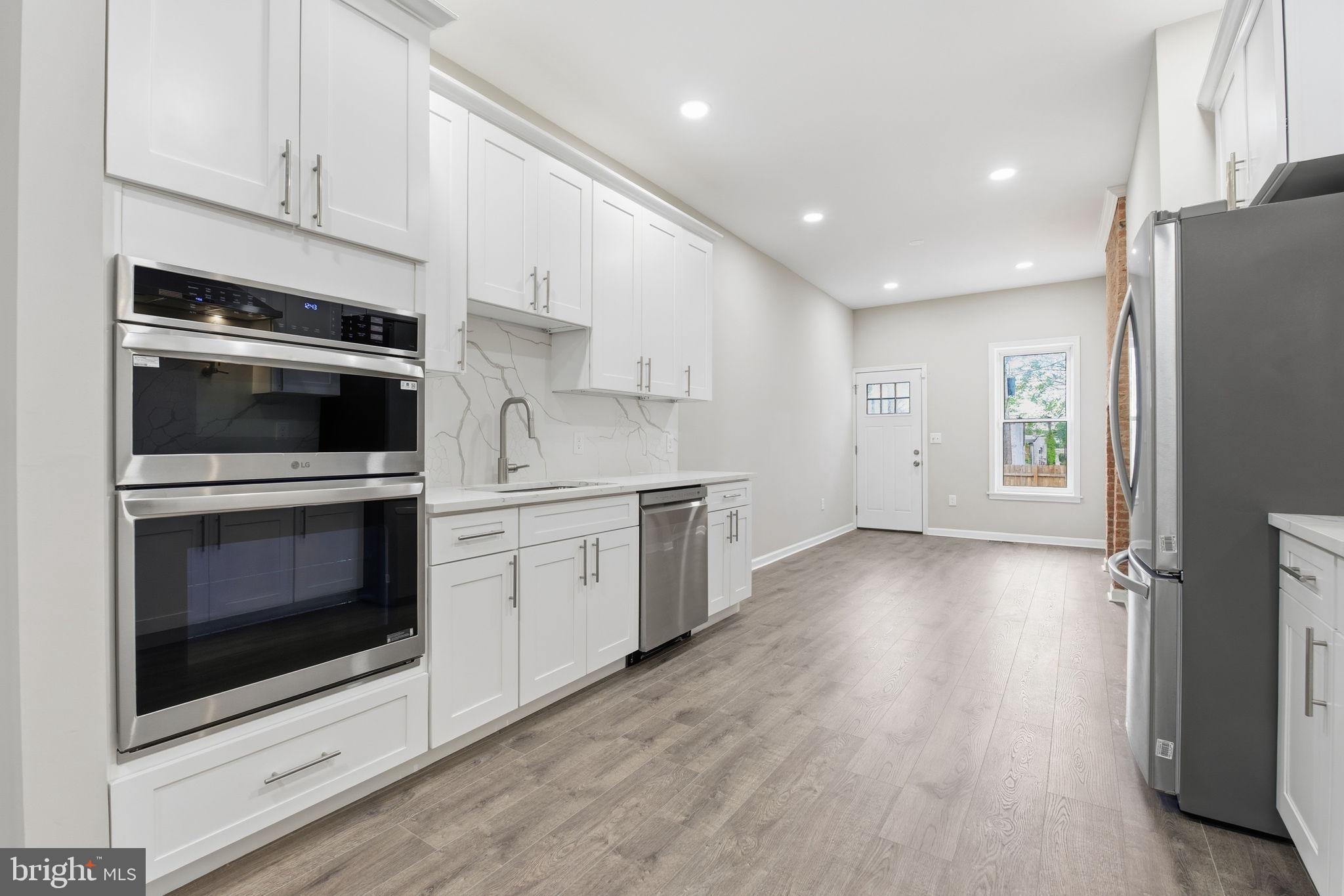 SANDTOWN-WINCHESTER - Residential