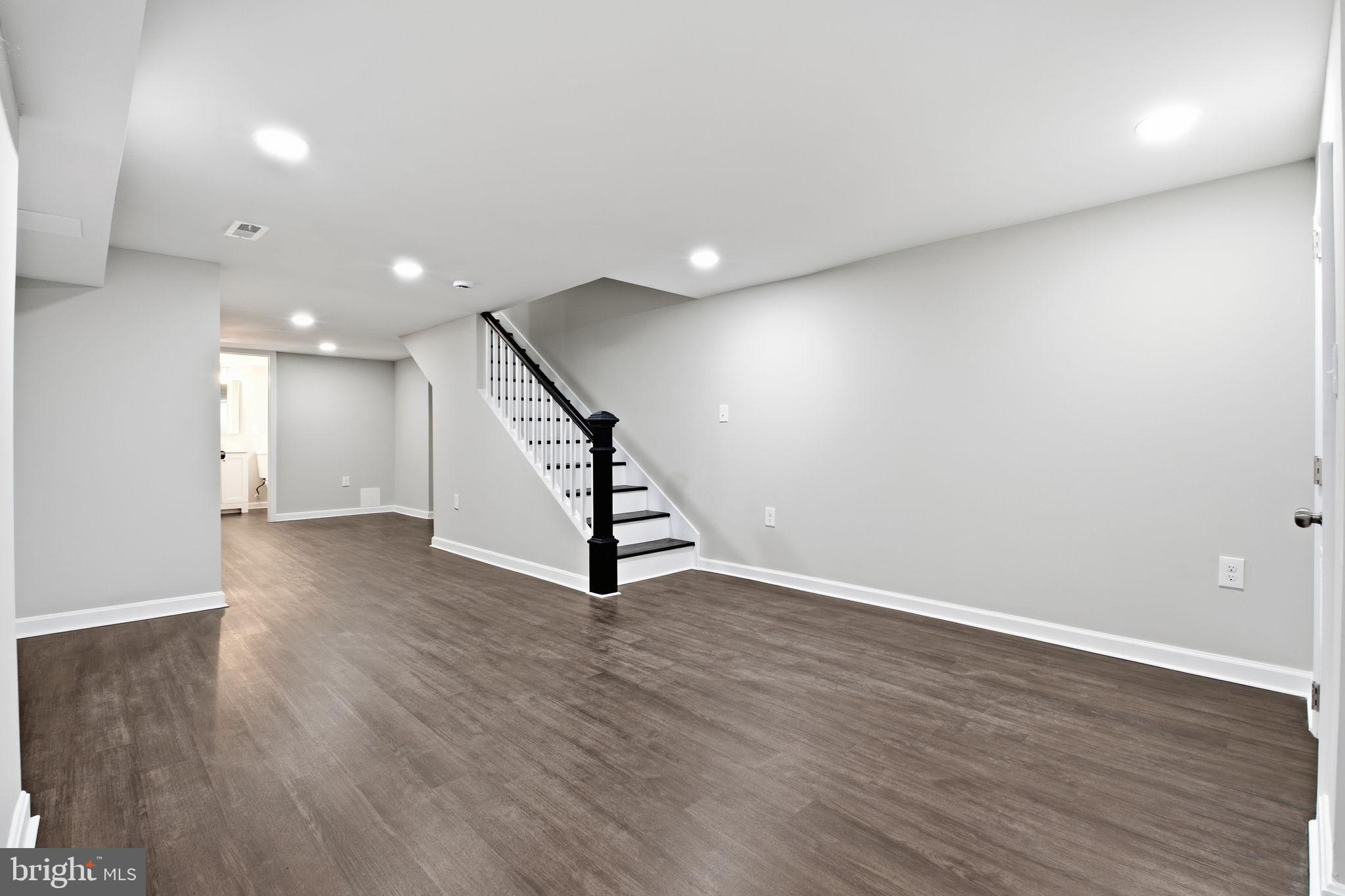 SANDTOWN-WINCHESTER - Residential