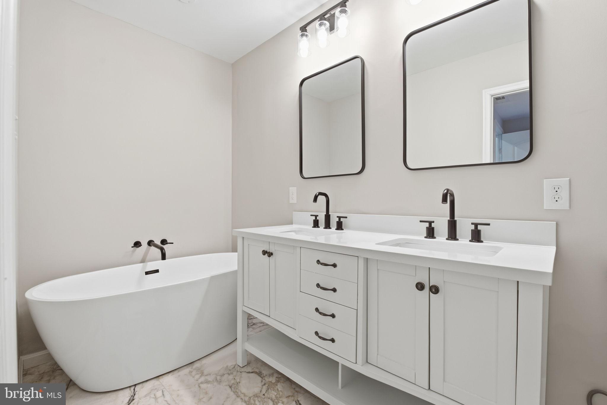 SANDTOWN-WINCHESTER - Residential