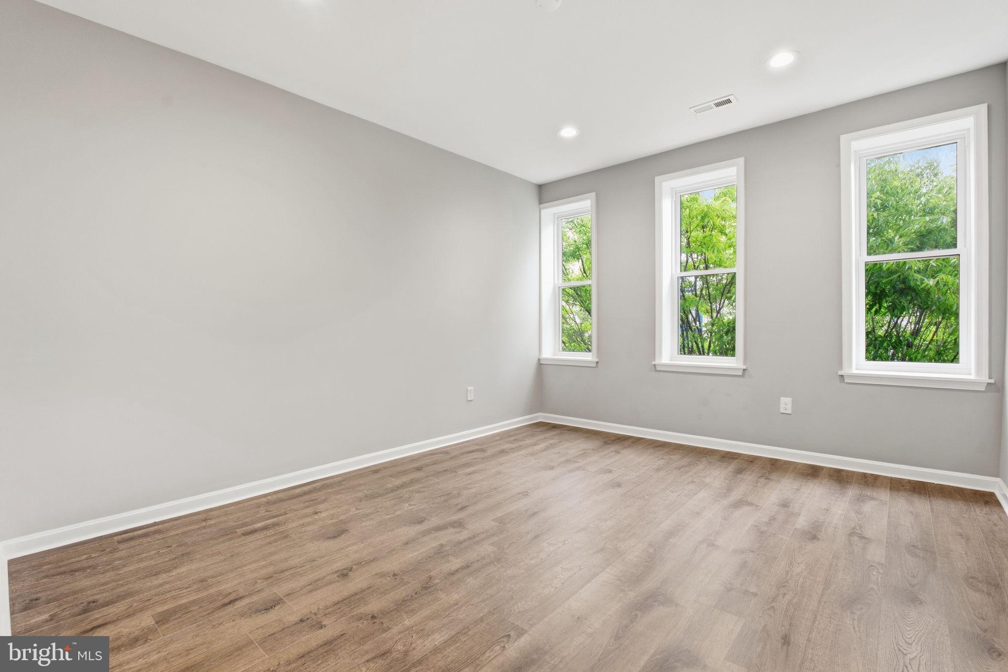 SANDTOWN-WINCHESTER - Residential
