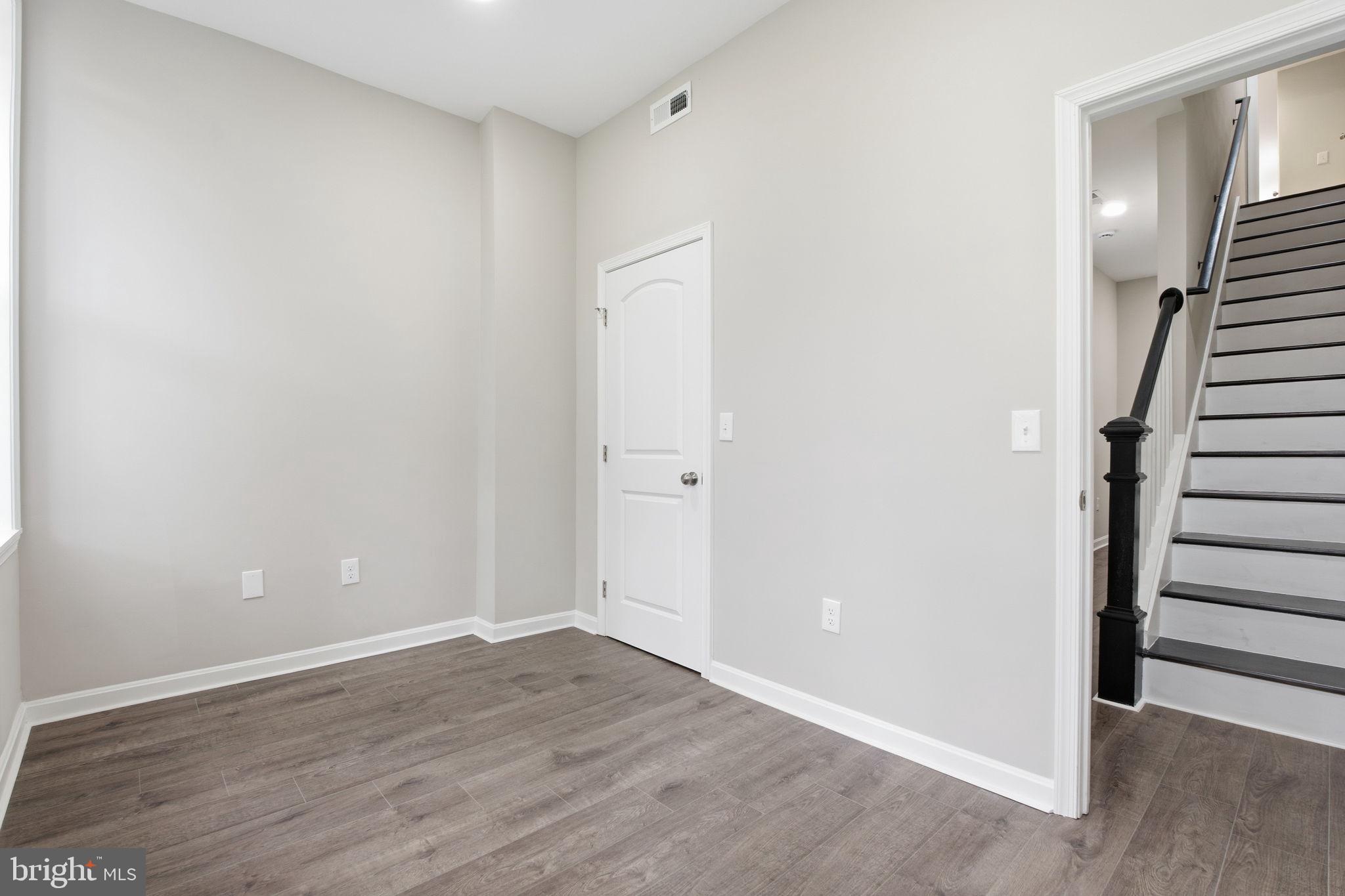 SANDTOWN-WINCHESTER - Residential