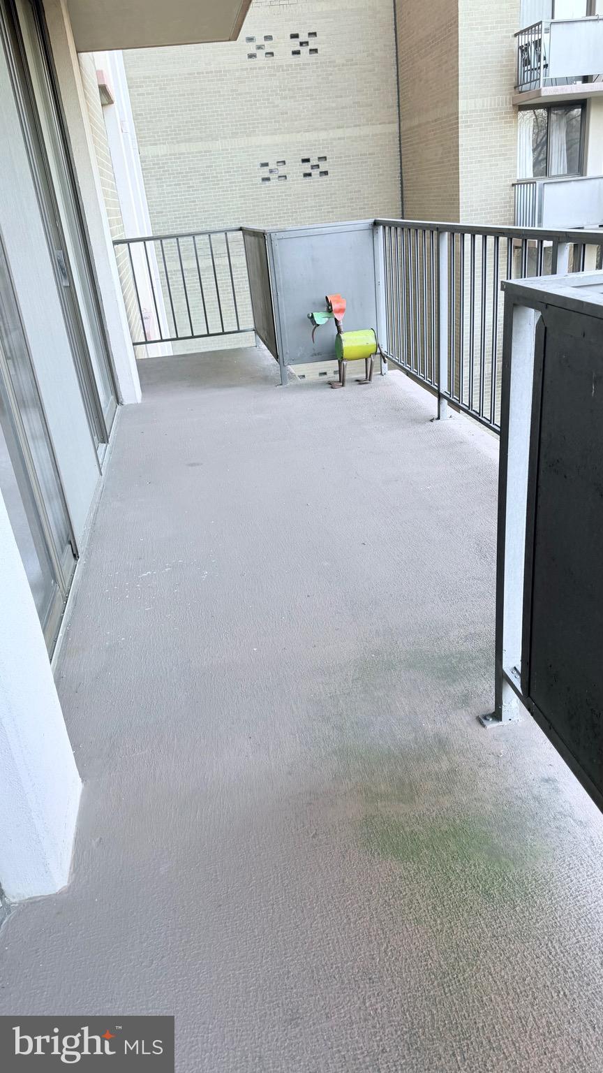 TOWERS IN WESTCHESTER PARK - Residential