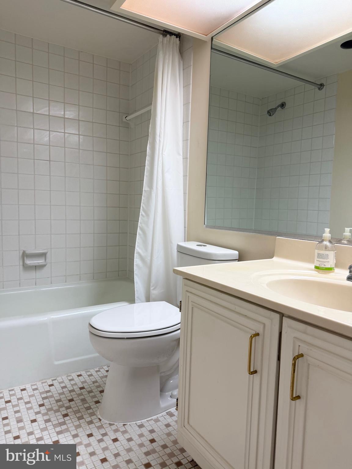 TOWERS IN WESTCHESTER PARK - Residential