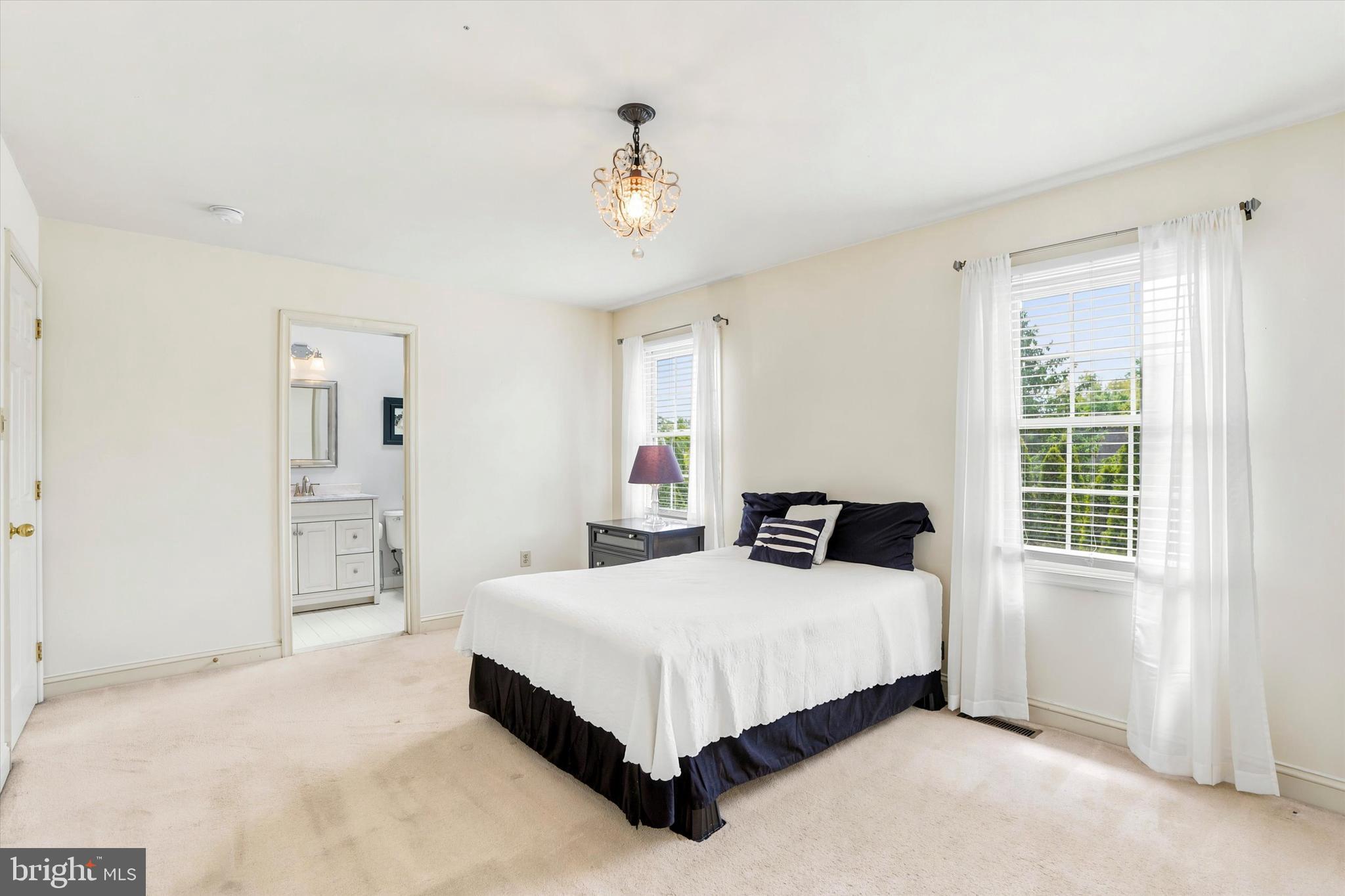HORSHAM CHASE - Residential