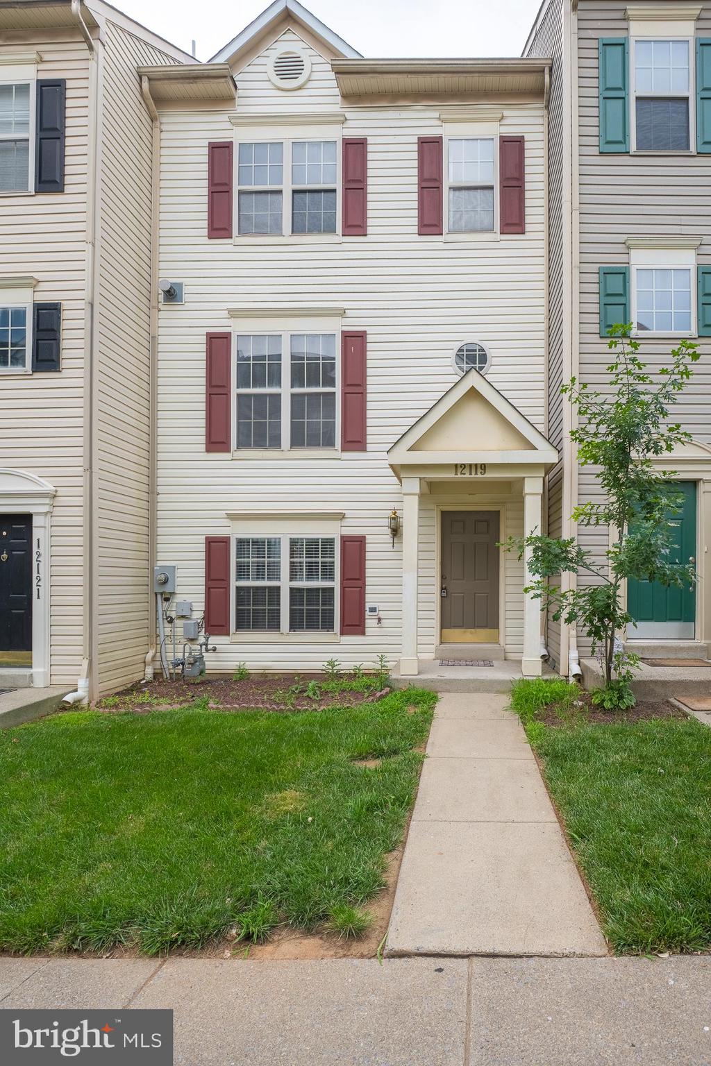 12119 AMBER RIDGE CIRCLE