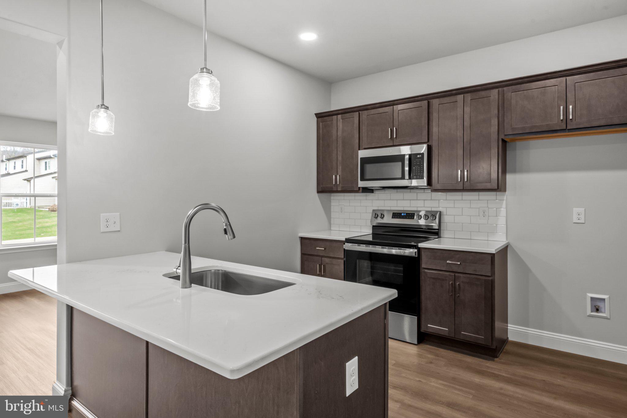HAWKSTONE VILLAGE - Residential