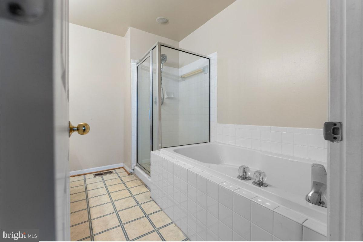 SEVEN OAKS - Residential