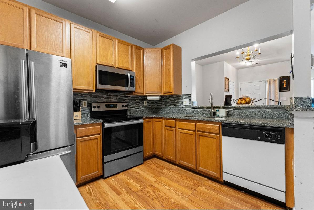 SEVEN OAKS - Residential