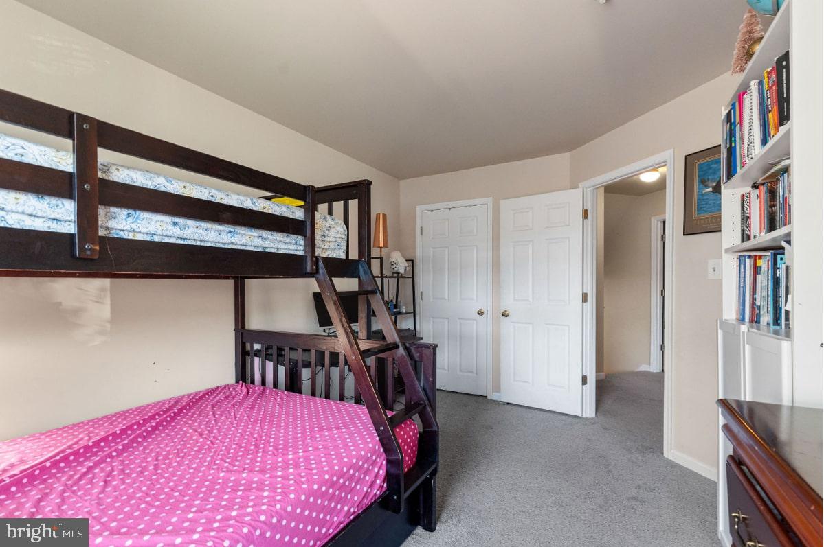 SEVEN OAKS - Residential